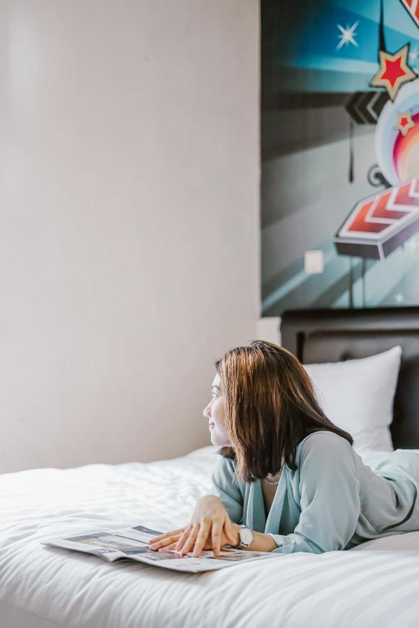 Votel Hotel Tulungagung Esterno foto
