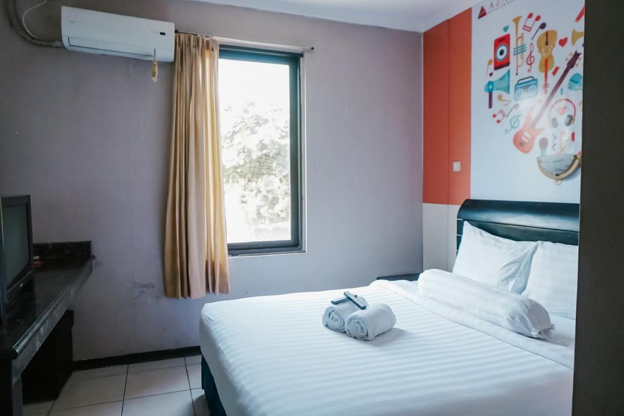 Votel Hotel Tulungagung Esterno foto