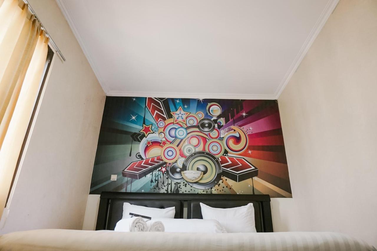 Votel Hotel Tulungagung Esterno foto