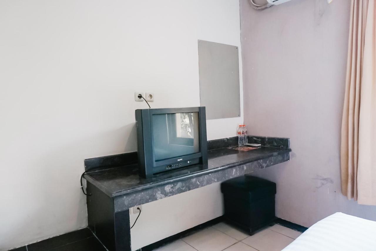 Votel Hotel Tulungagung Esterno foto